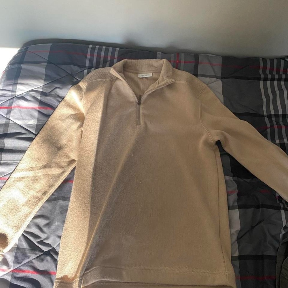 Men’s Medium Beige Quarter Zip